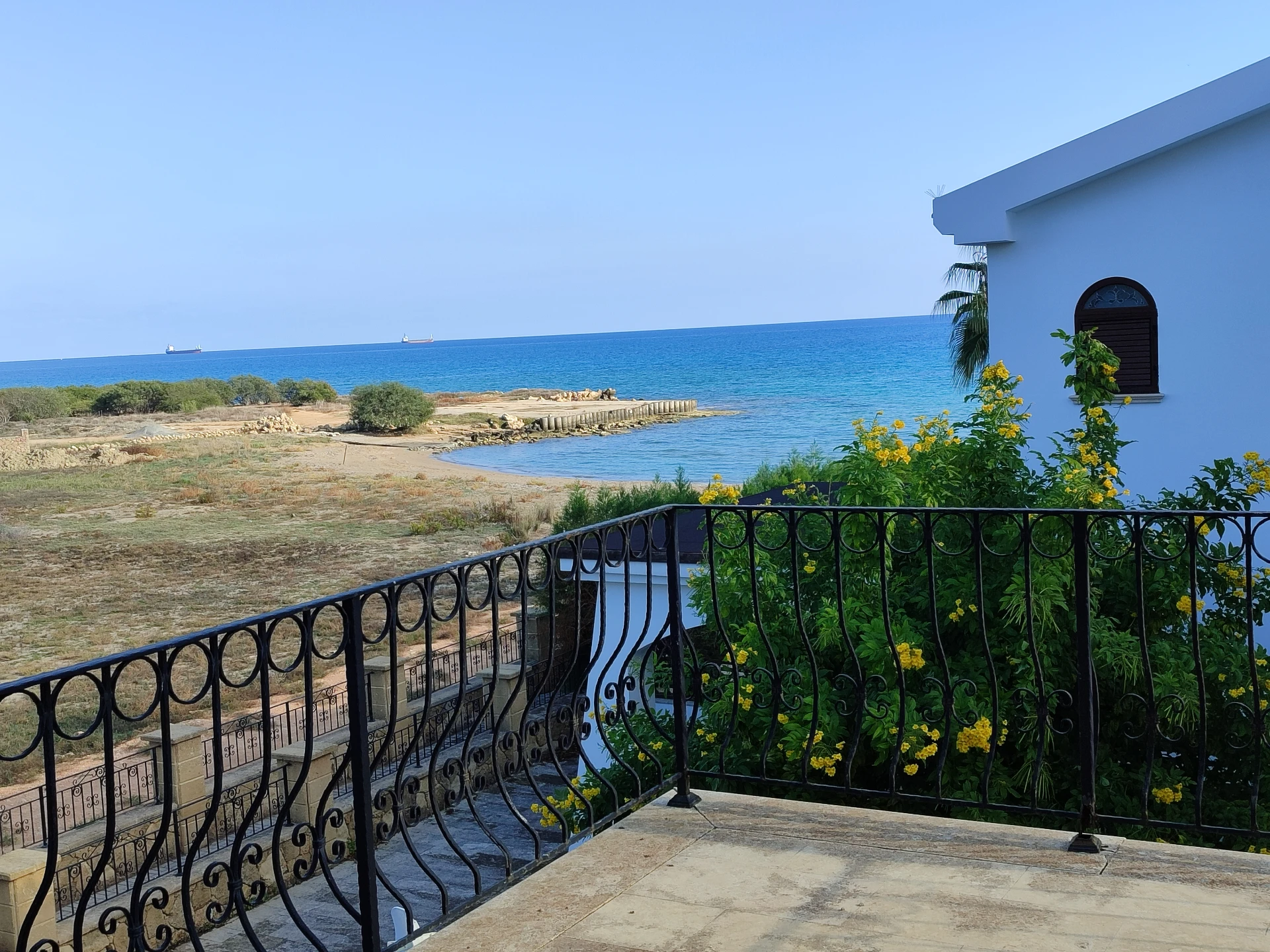 2+1 Flat for Sale with Sea View — Satılık in İskele, Boğaz