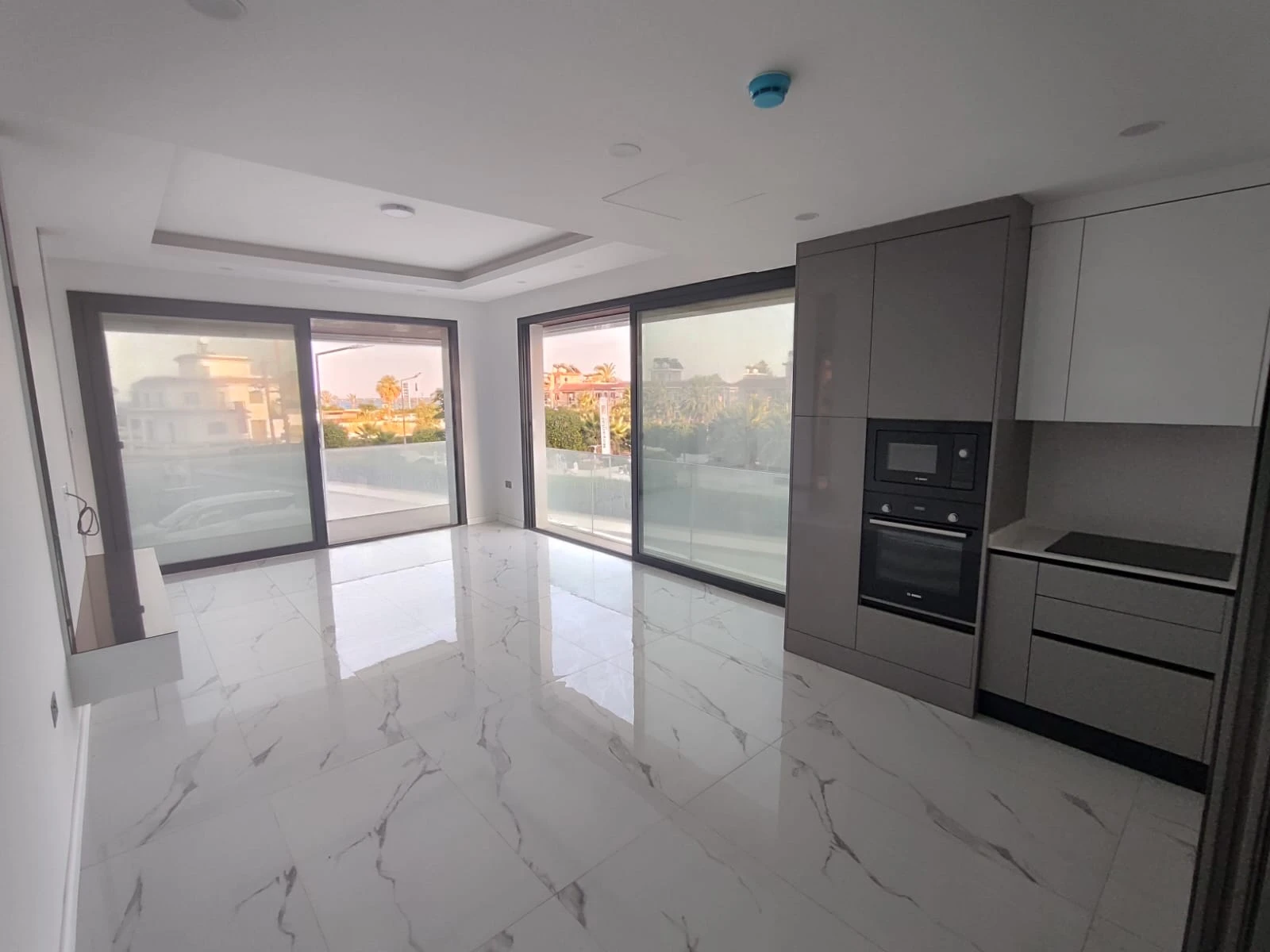 İSKELE PANORAMA REZİDANS'TA DENİZ MANZARALI 2+1 SATILIK DAİRE — Satılık in İskele, Long Beach